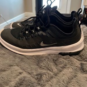 Nike Air Max Axis